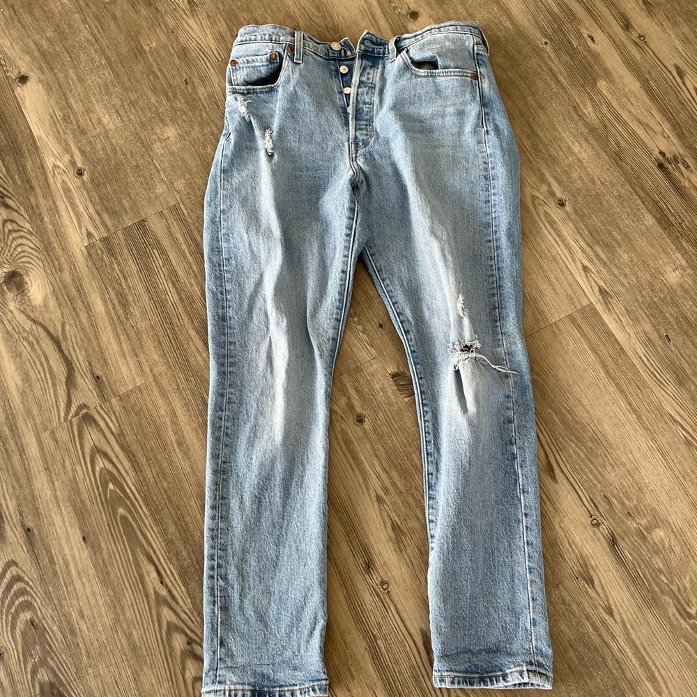 Levi Skinny 501s